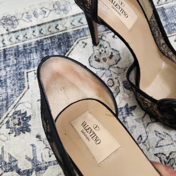 Valentino Garavani Satin Lace Heels - Picture 9 of 13